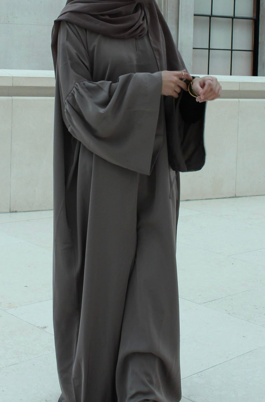 Noor Abaya in Lilac grey