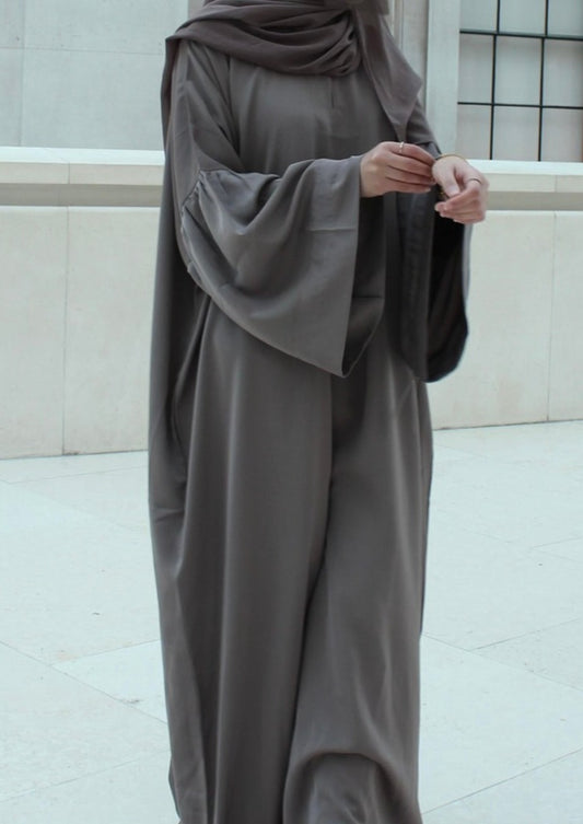 Noor Abaya in Lilac grey