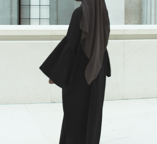 Noor Abaya in Black