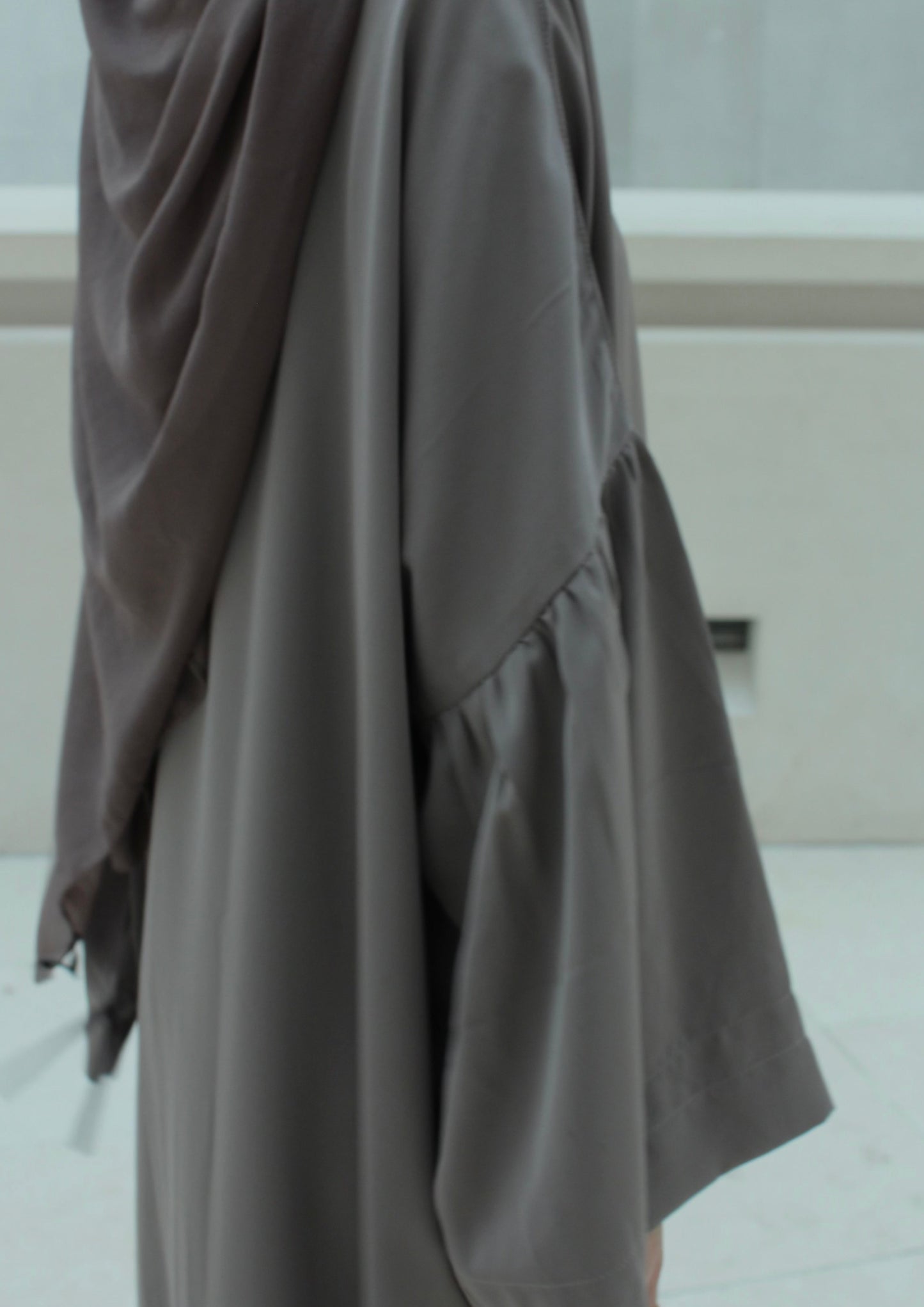 Noor Abaya in Lilac grey