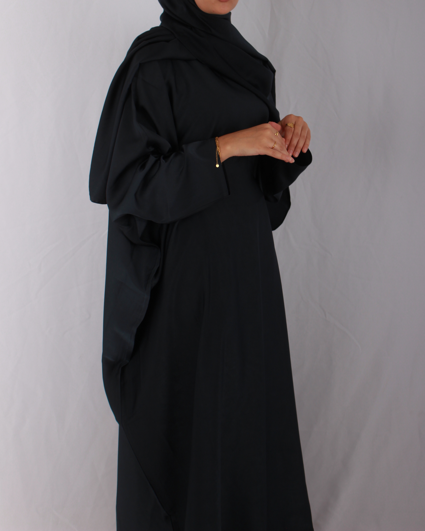 Amirah Abaya in Midnight Blue