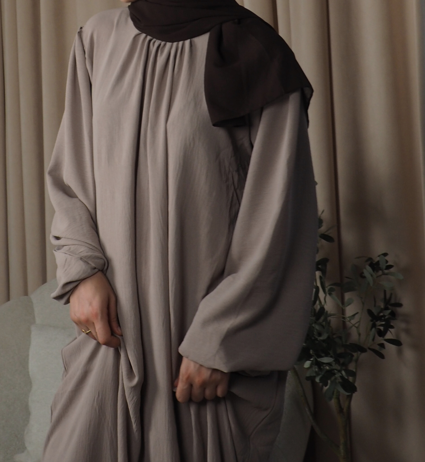 Hayaa Abaya in Lilac Grey