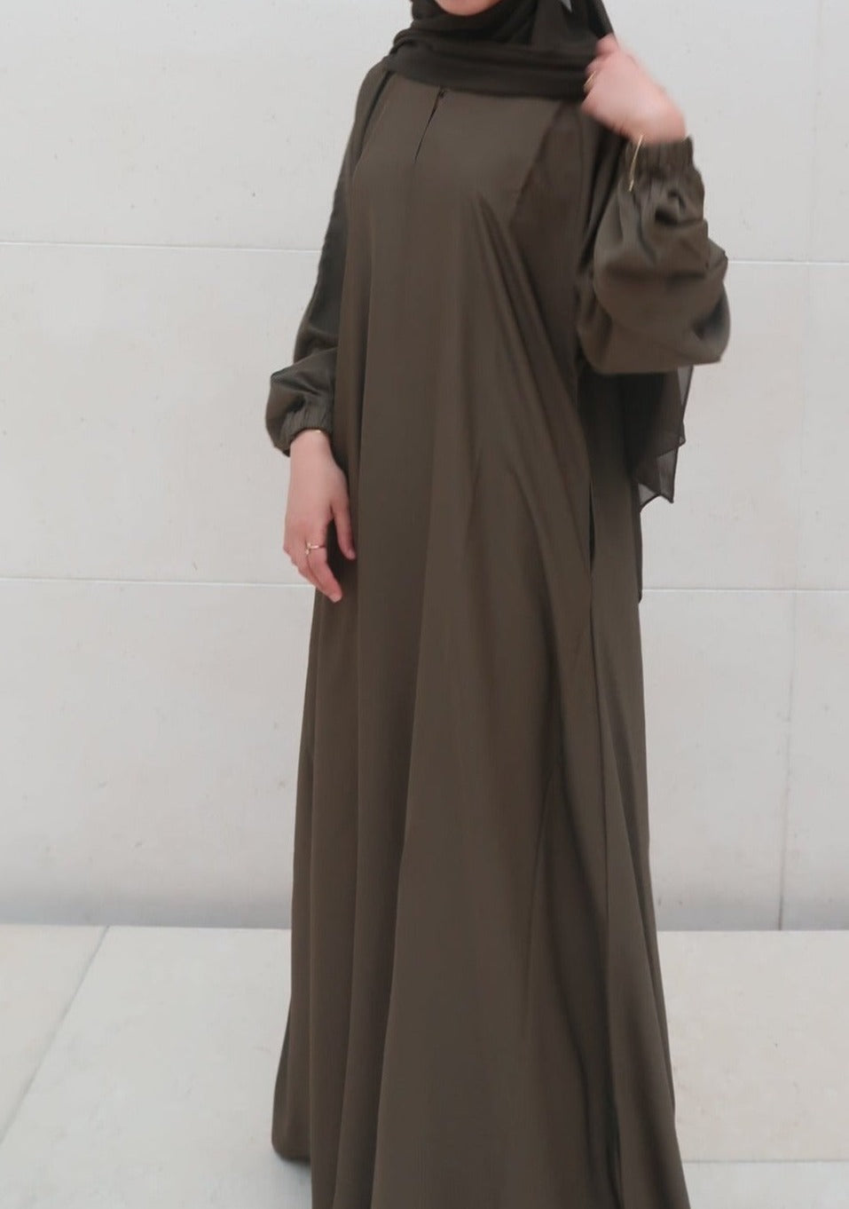 Layla Abaya in Olive green